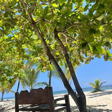 Waves And Wanderlust-Diani Beach Bagian luar foto